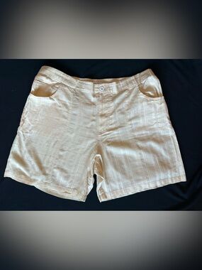 SMR Days Neutral Cream Elastic Back Waist Shorts with Subtle Stitching XL